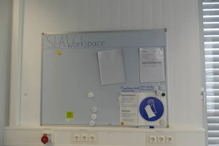 Whiteboard Maße in cm ca.: 120 x 90